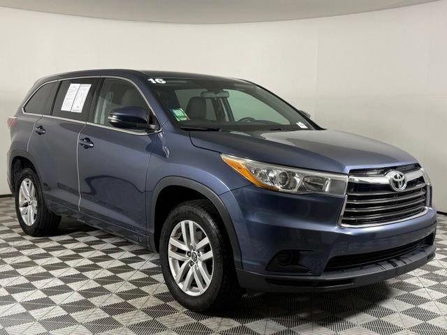 Used 2016 Toyota Highlander LE FWD image 6