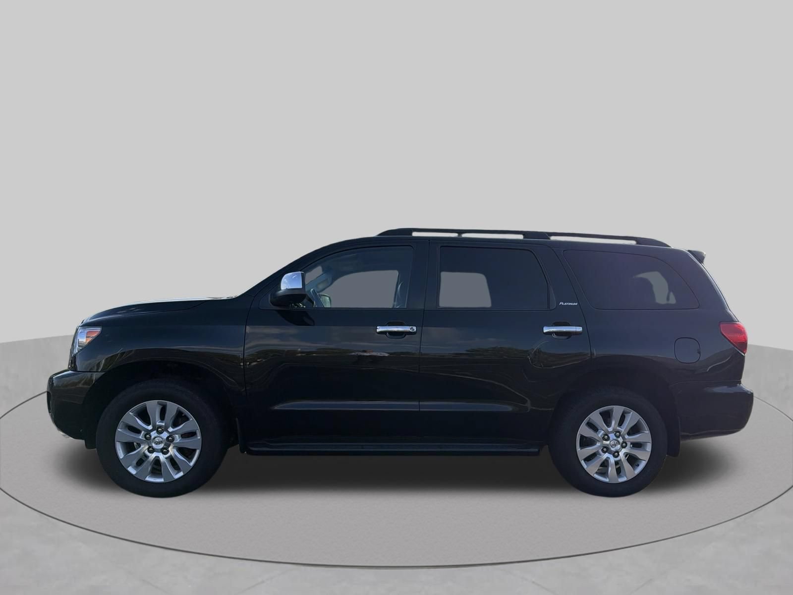 Used 2013 Toyota Sequoia Platinum AWD/4WD image 2