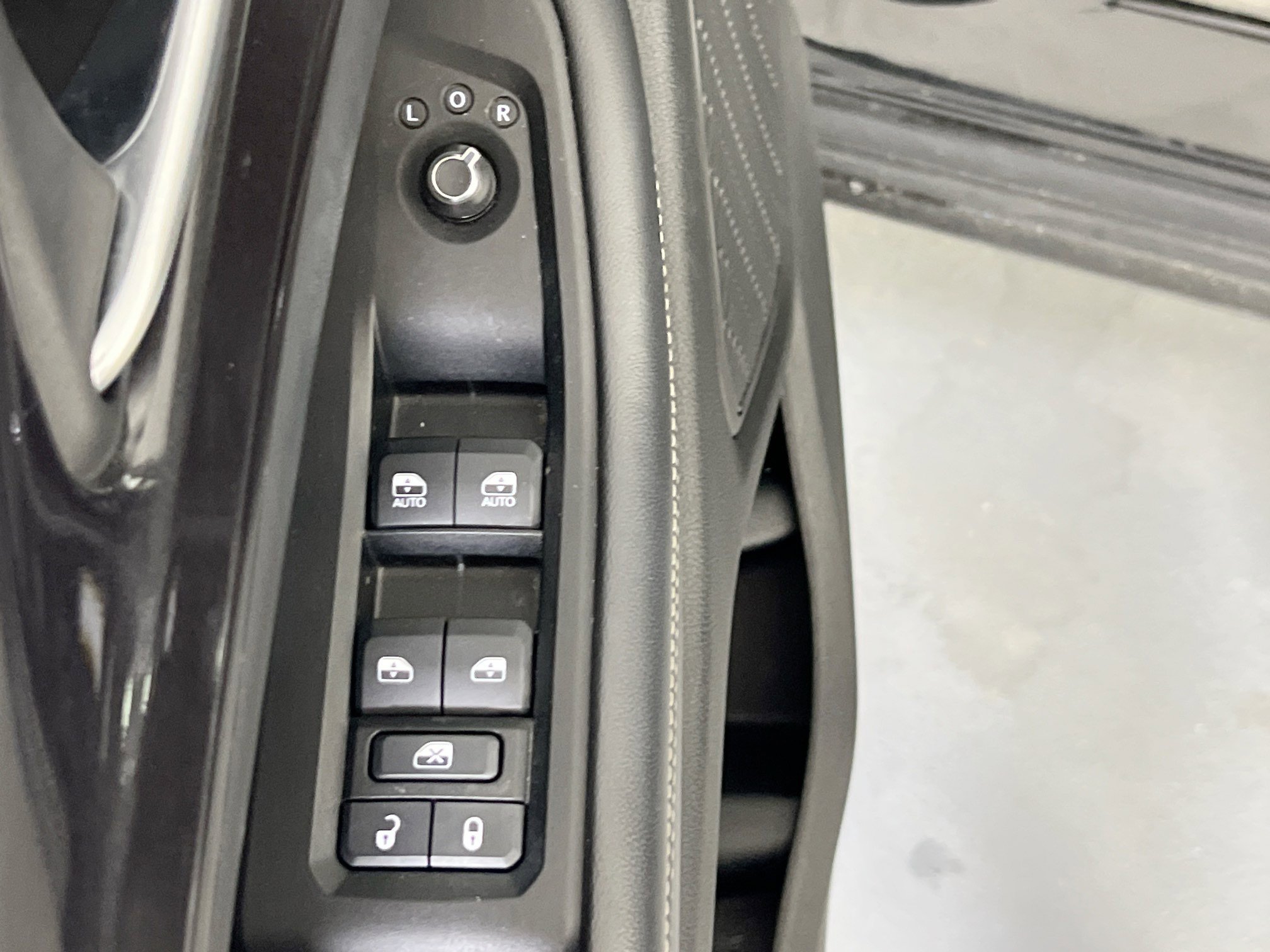 Used 2023 Jeep Grand Cherokee L Laredo AWD/4WD image 17