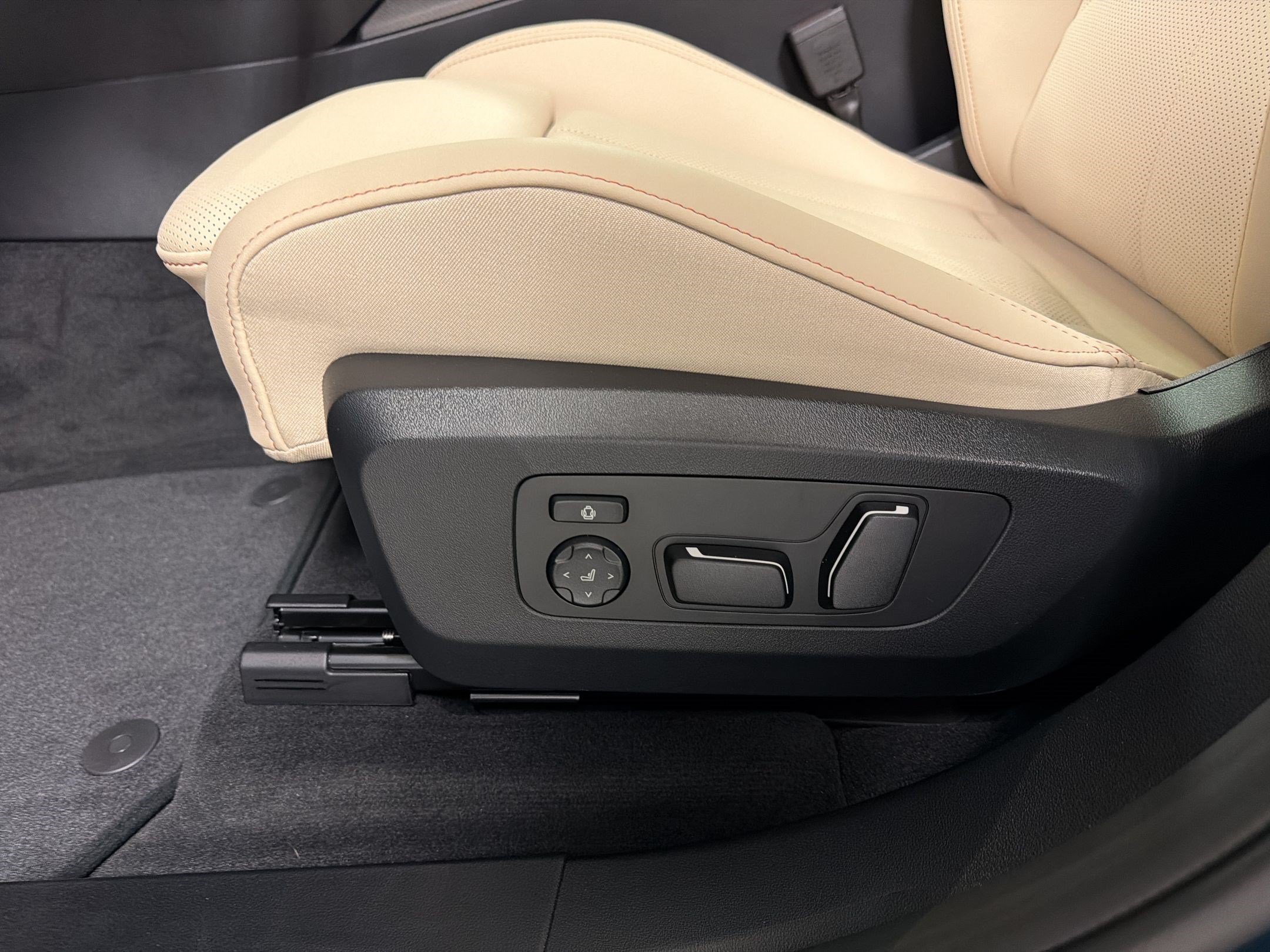 New 2026 BMW X3 xDrive30i w/ Convenience Package AWD/4WD image 13