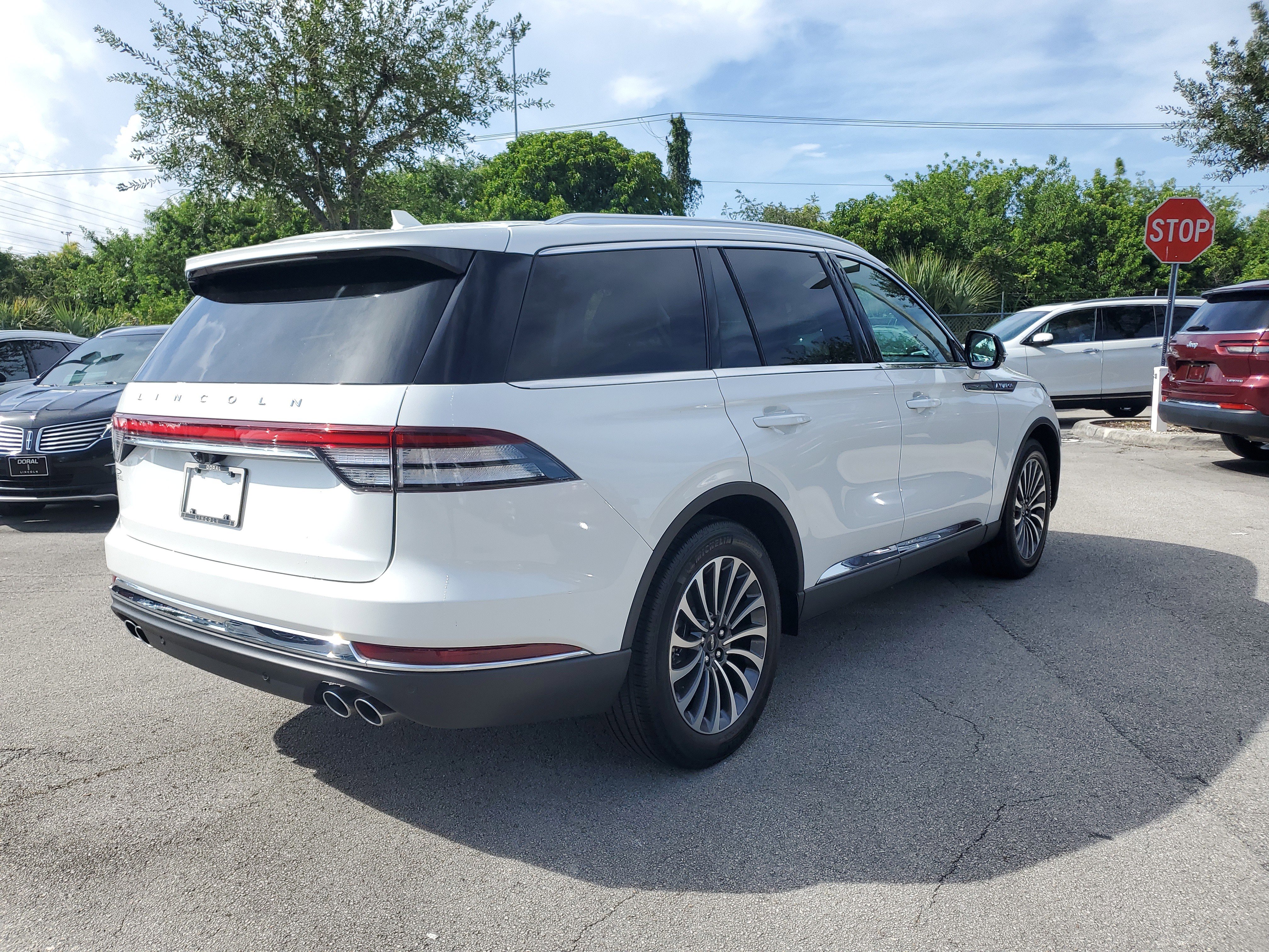 Certified 2023 Lincoln Aviator Reserve image 6