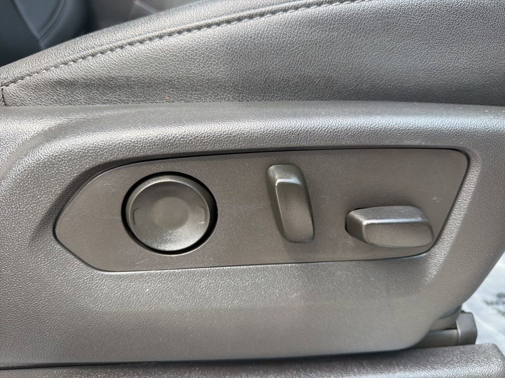 Used 2024 Chevrolet Silverado 3500 LTZ w/ LTZ Plus Package image 33