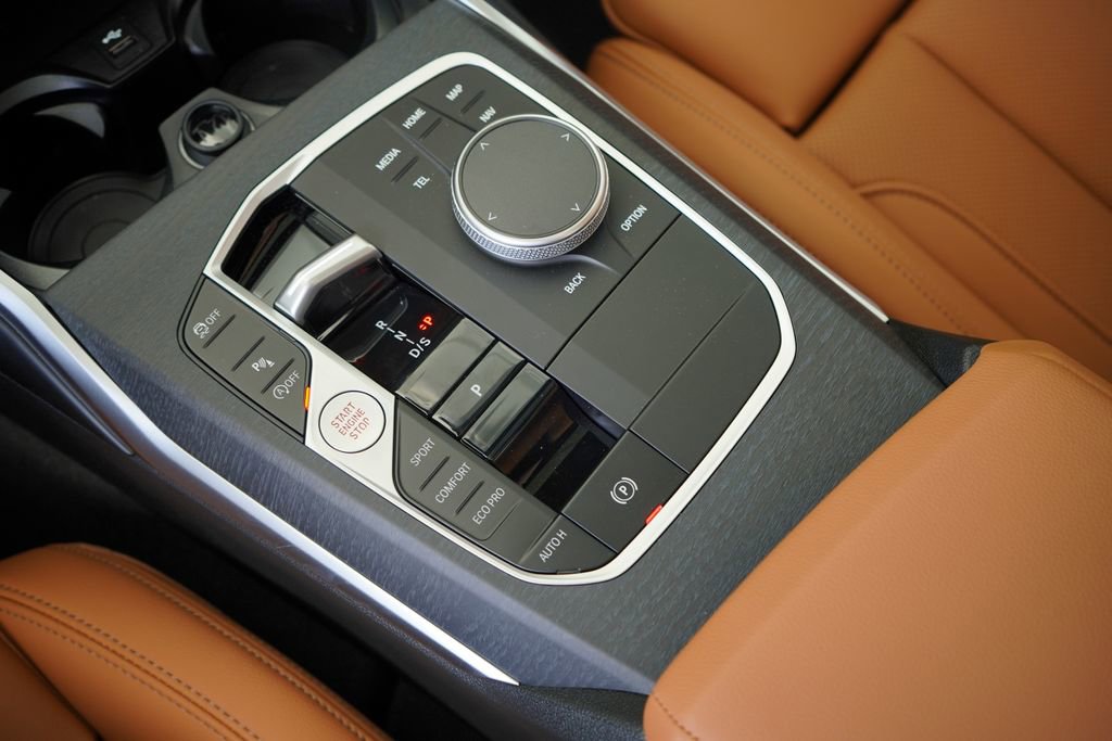 Used 2025 BMW 330i xDrive Sedan AWD/4WD image 18