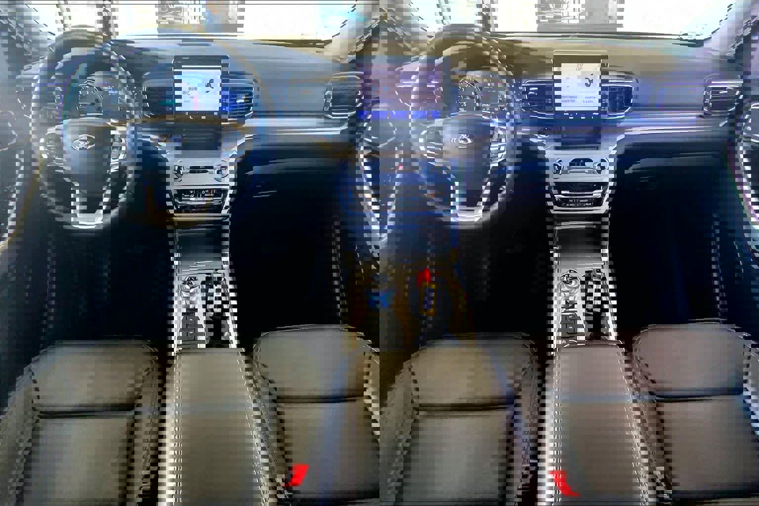 Used 2023 Ford Explorer XLT w/ Equipment Group 202A image 15