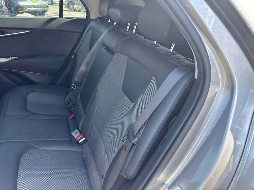 Used 2023 Kia Niro EX FWD image 12
