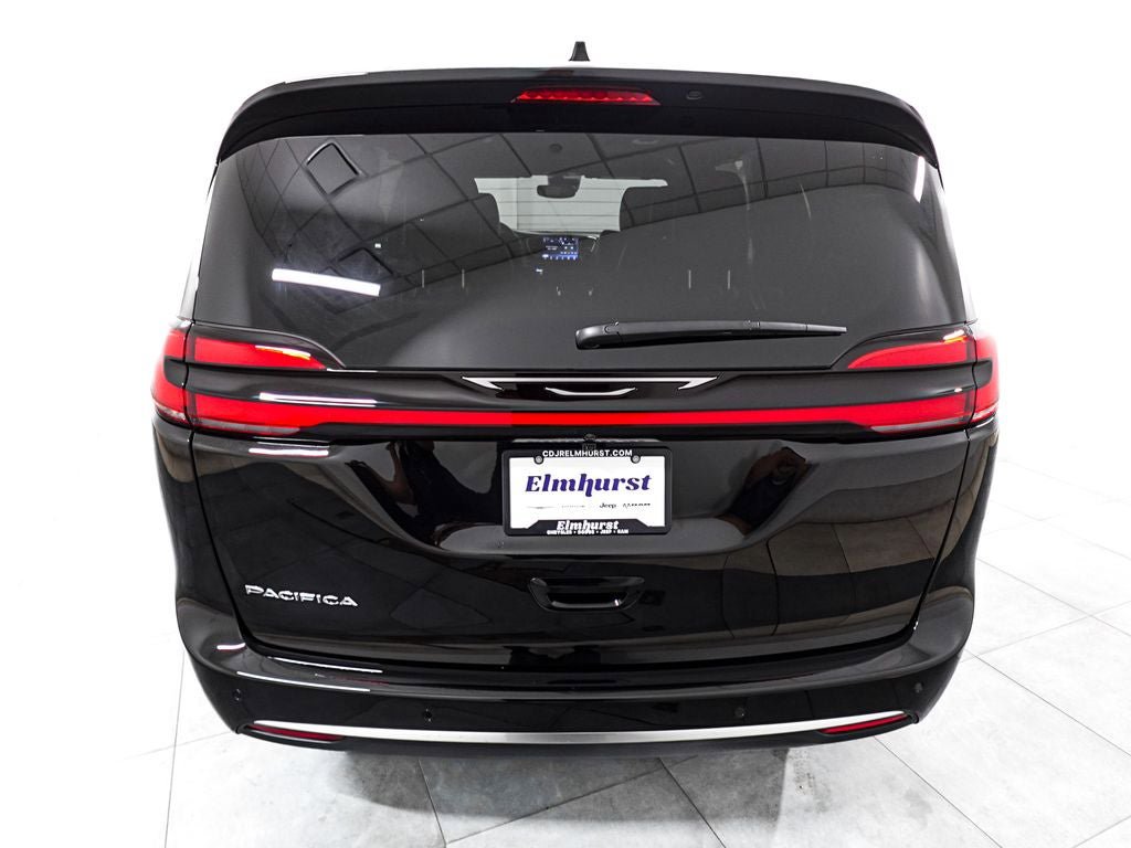 New 2027 Chrysler Pacifica Select FWD image 6