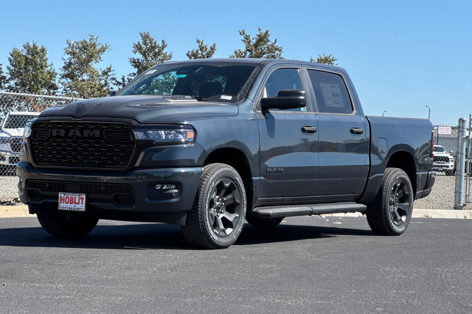 New 2026 RAM 1500 Express AWD/4WD image 7