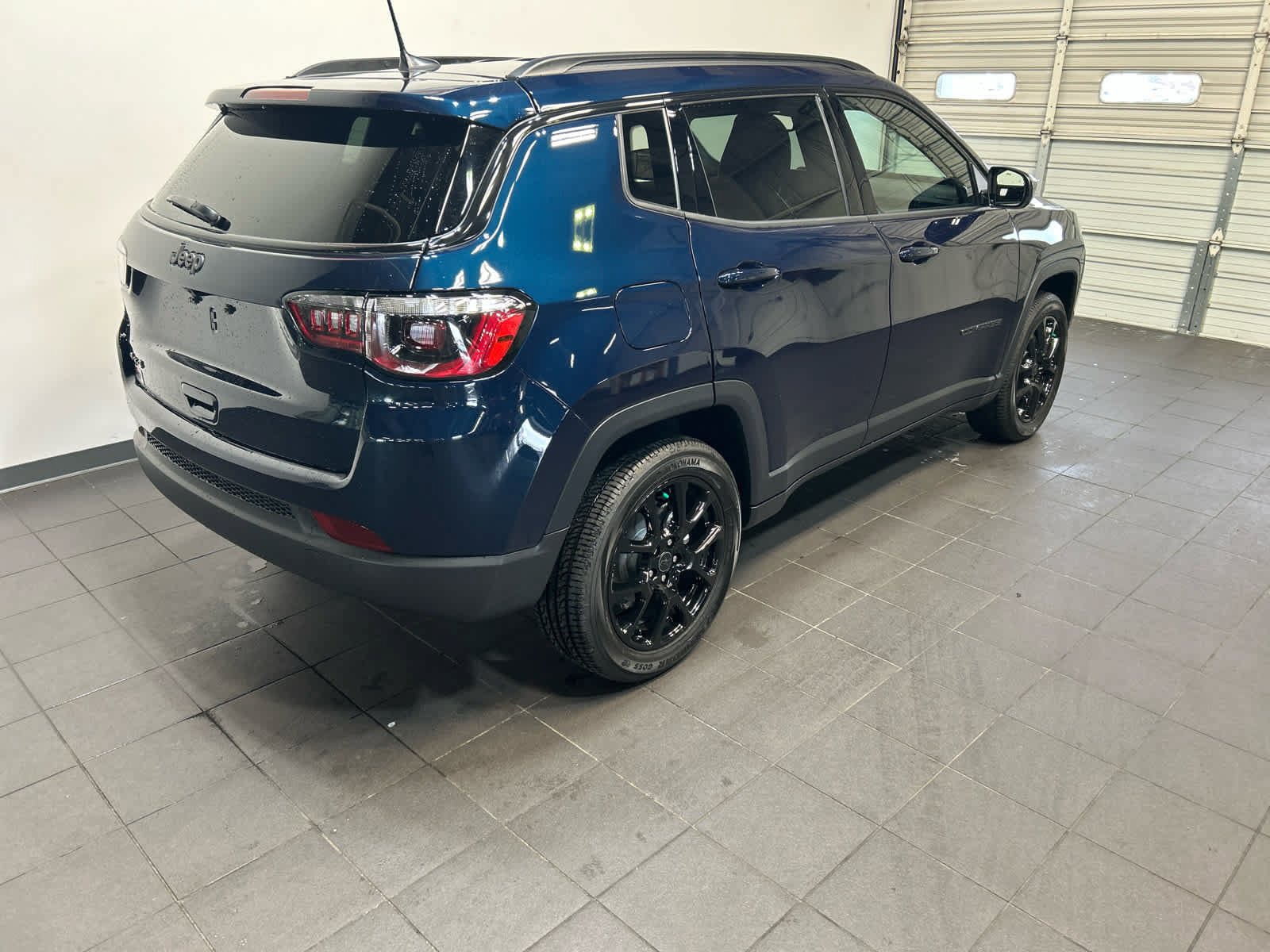 New 2026 Jeep Compass Latitude AWD/4WD image 5