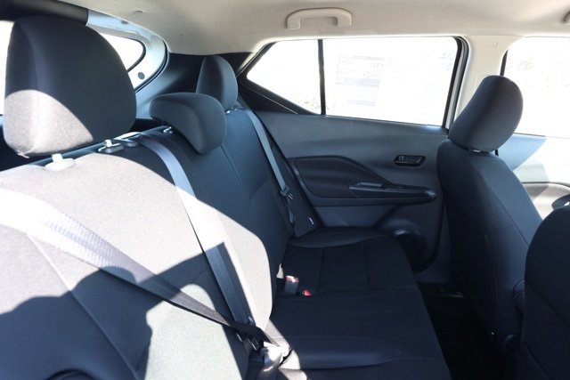New 2025 Nissan Kicks Play S image 18