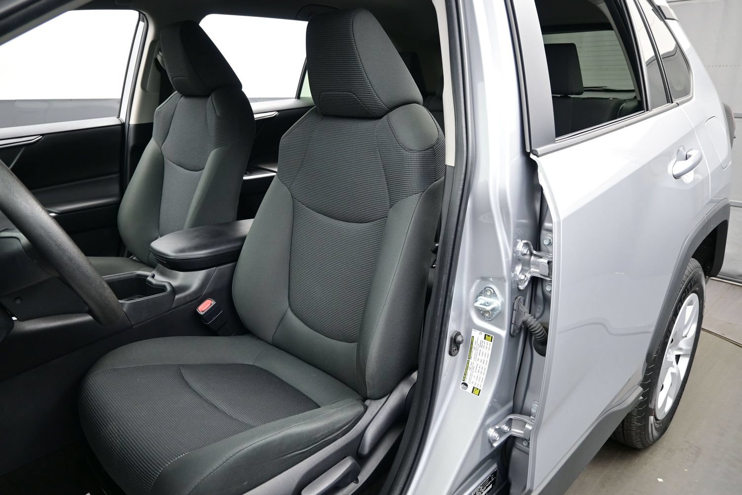 Used 2024 Toyota RAV4 LE AWD/4WD image 11