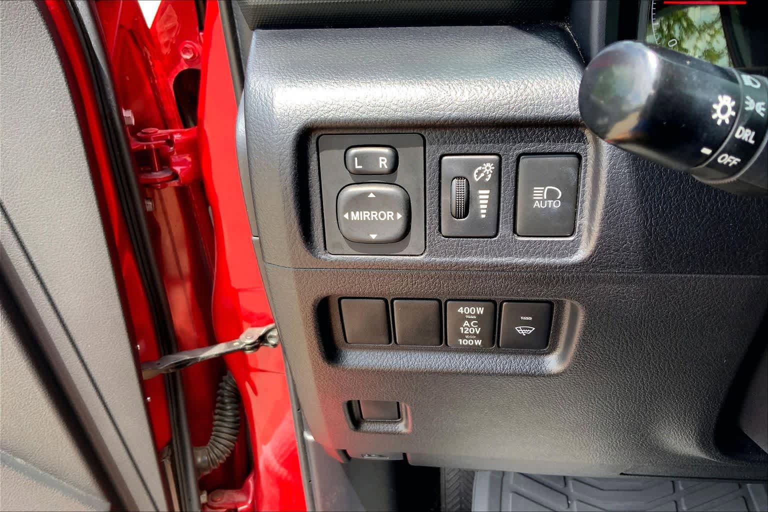 Used 2024 Toyota 4Runner SR5 AWD/4WD image 32