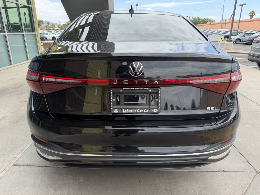 Used 2025 Volkswagen Jetta SEL FWD image 13