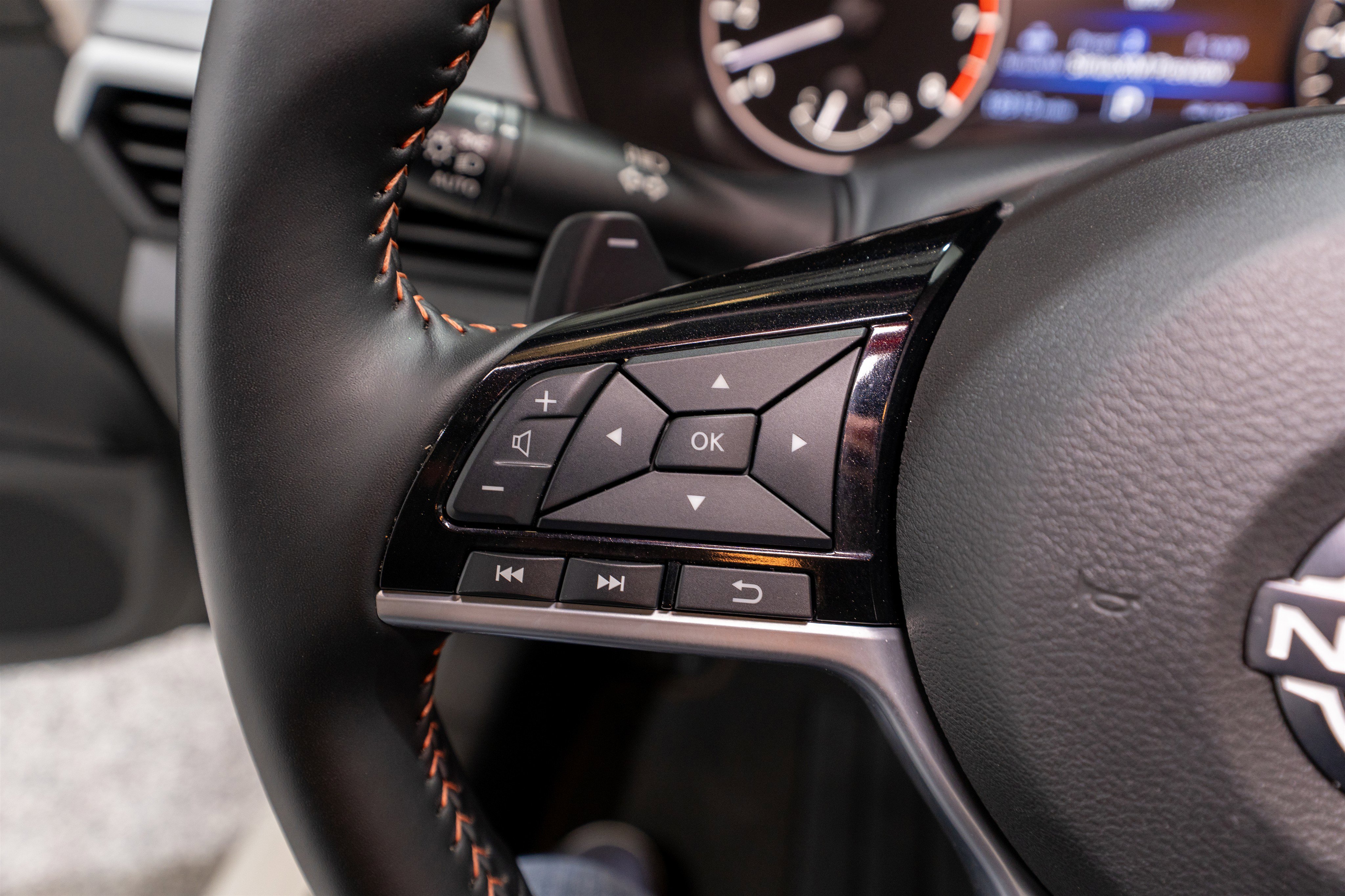 Used 2025 Nissan Altima 2.5 SR image 23