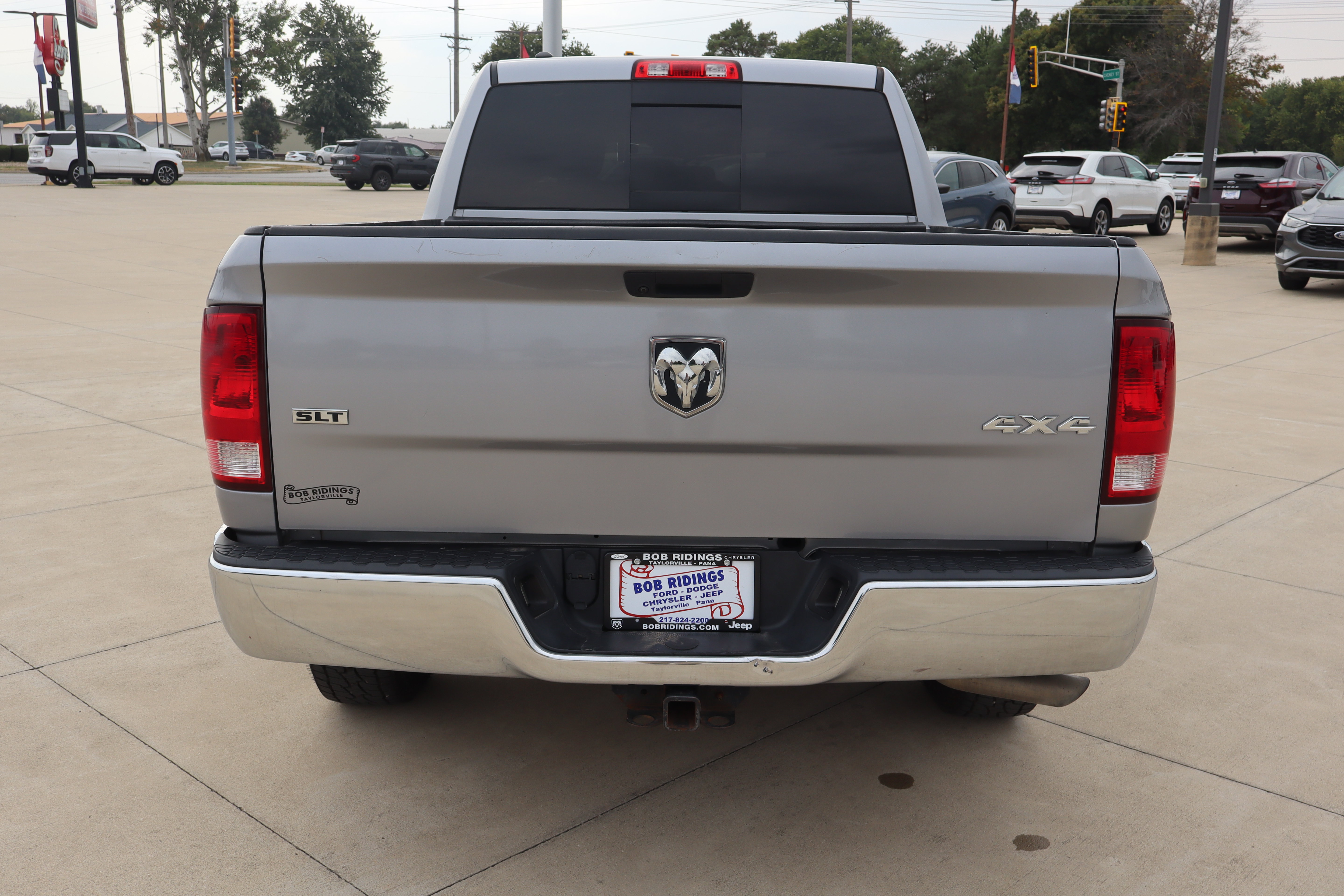 Used 2020 RAM 1500 Classic SLT AWD/4WD image 7