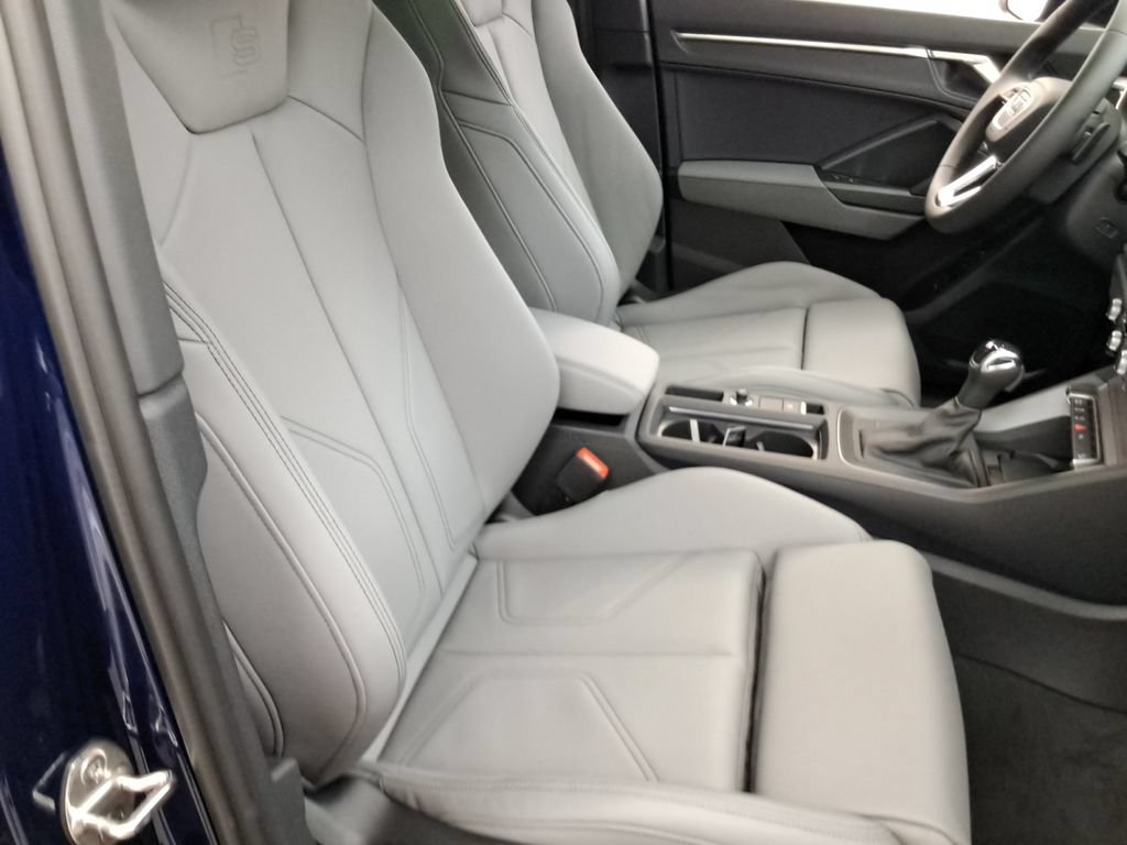 Used 2025 Audi Q3 2.0T Premium w/ Convenience Package AWD/4WD image 16