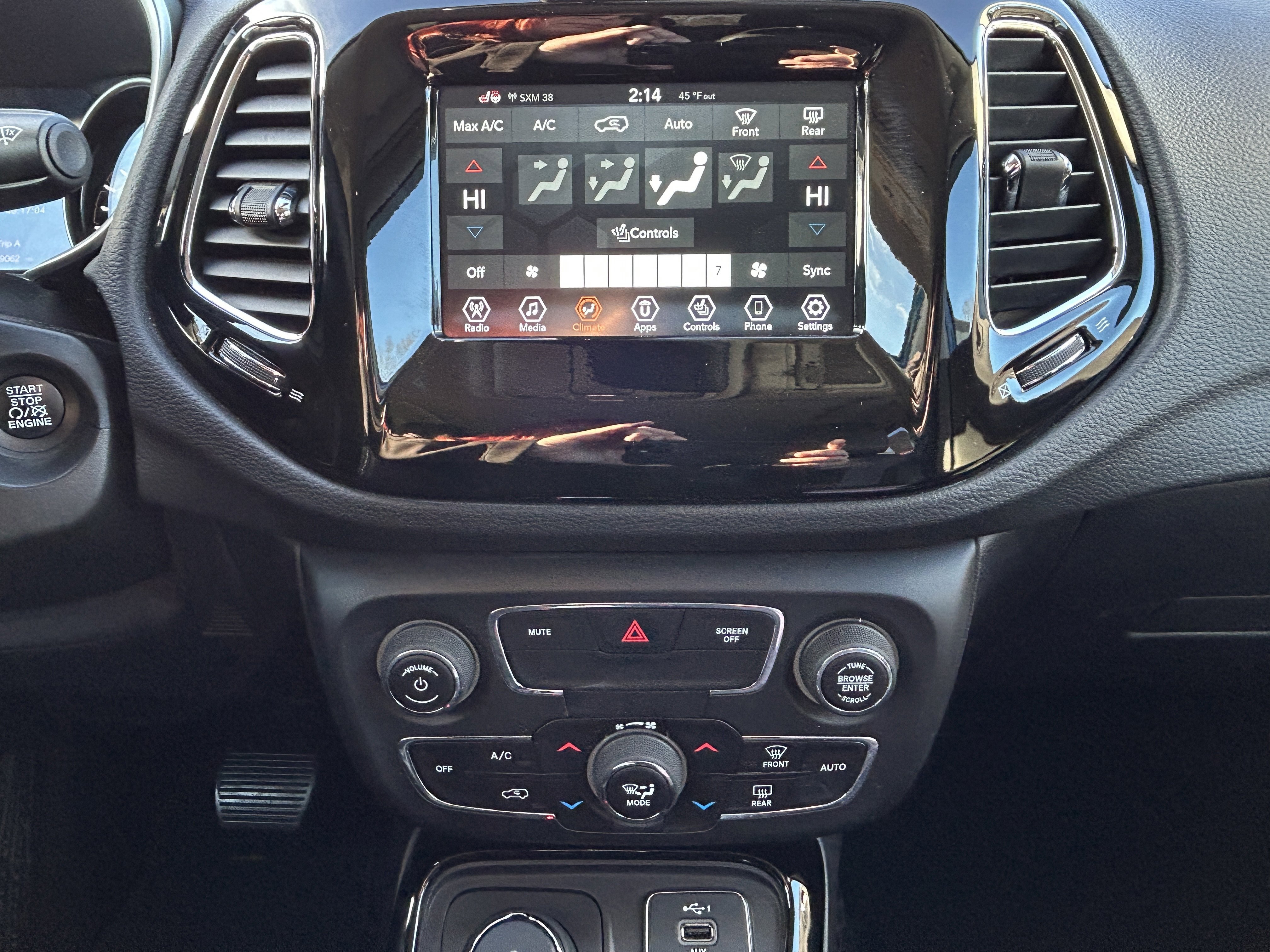 Used 2020 Jeep Compass Latitude AWD/4WD image 31