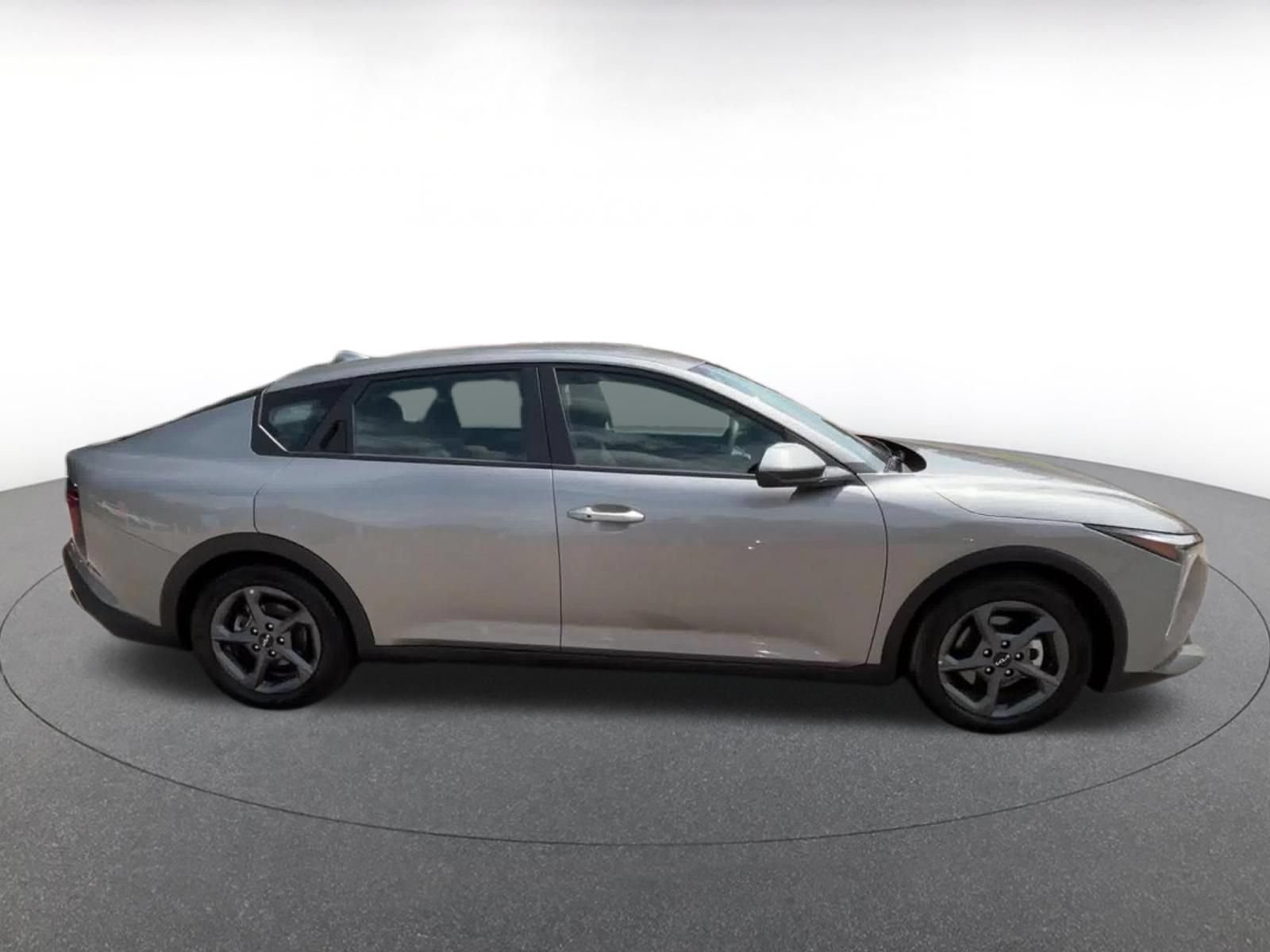 Used 2026 Kia K4 FWD image 16