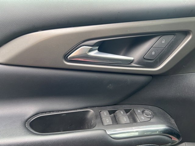 Used 2024 Chevrolet Traverse LT w/ Trailering Package image 9