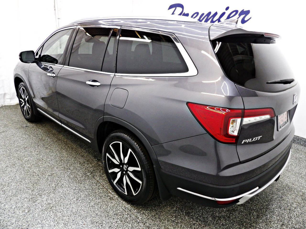 Used 2019 Honda Pilot Elite image 4