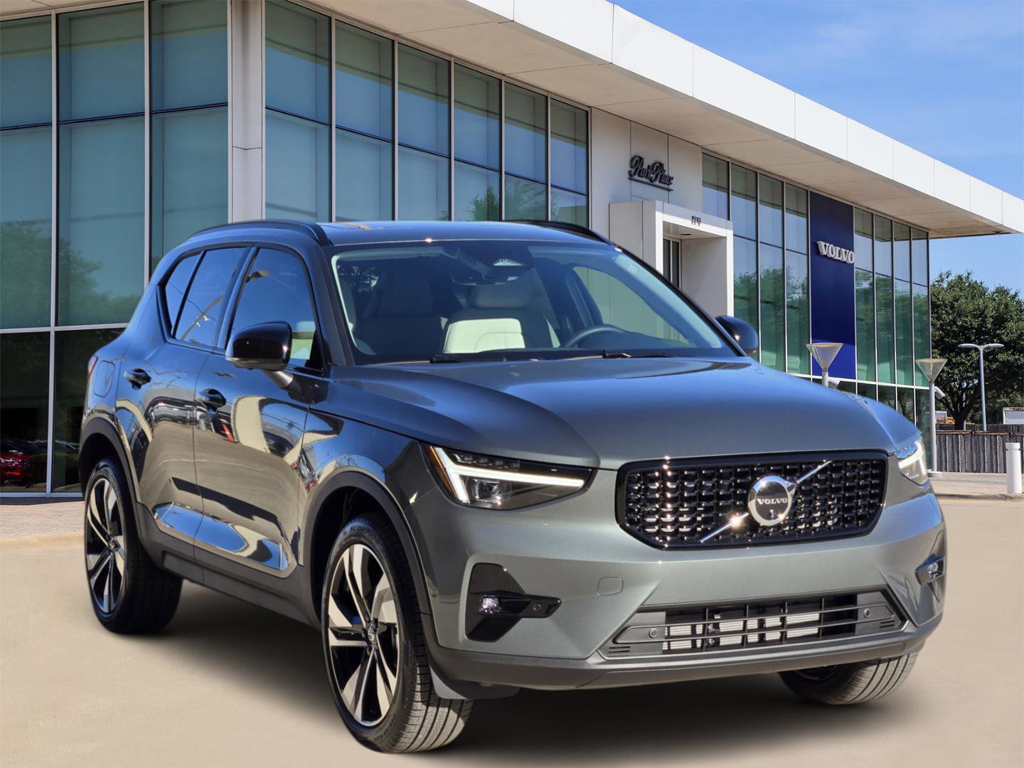 New 2026 Volvo XC40 B5 Ultra w/ Protection Package Premier image 2