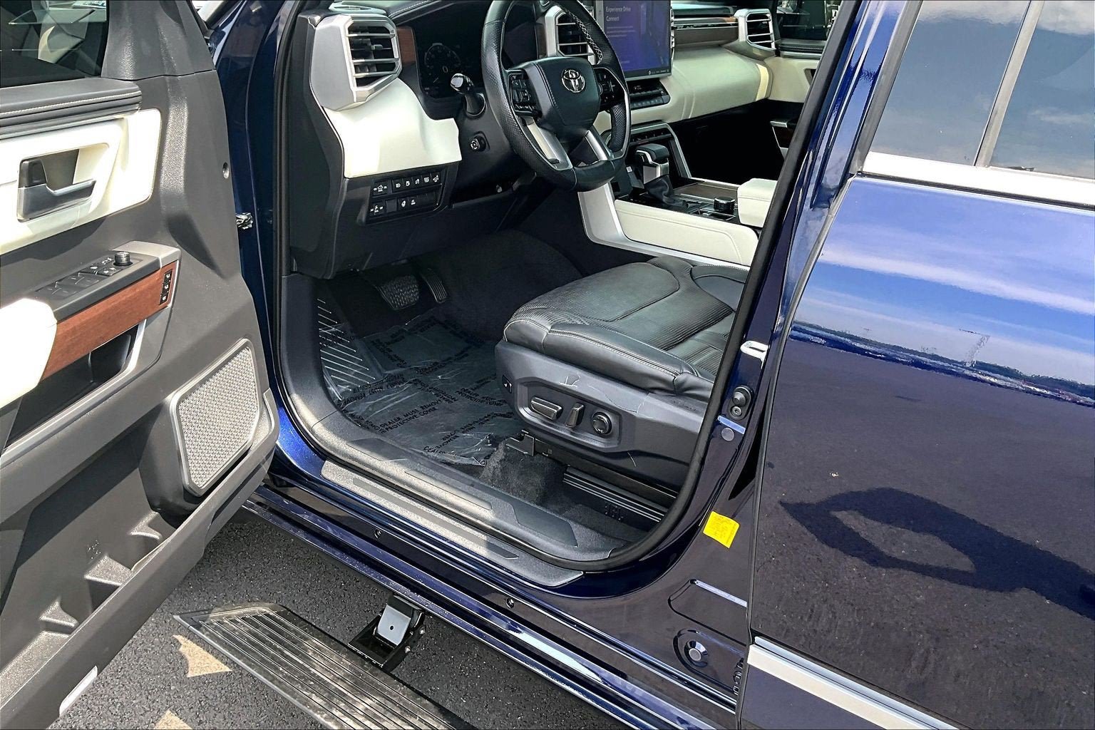 Used 2022 Toyota Tundra Capstone AWD/4WD image 13