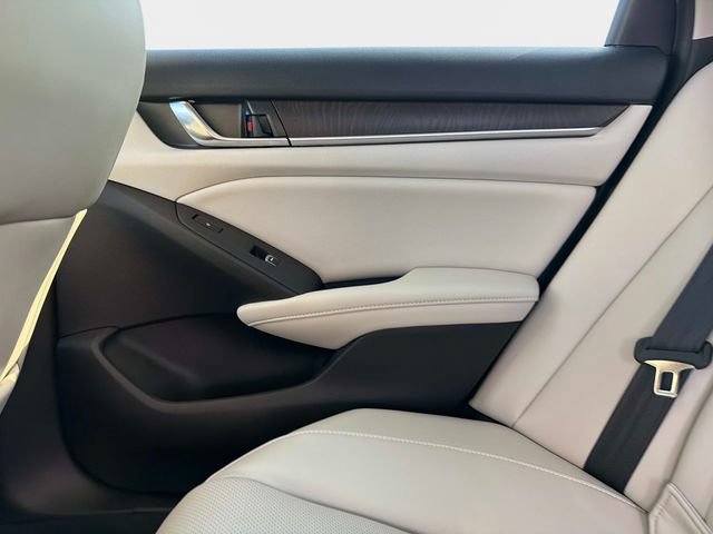 Used 2022 Honda Accord Touring image 14