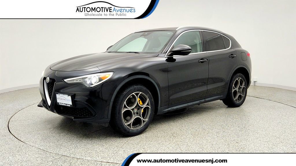 Used 2019 Alfa Romeo Stelvio RWD image 1