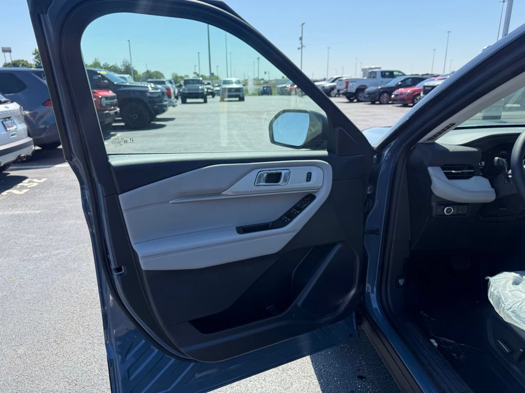 New 2026 Ford Explorer Active w/ Active Comfort Package AWD/4WD image 12