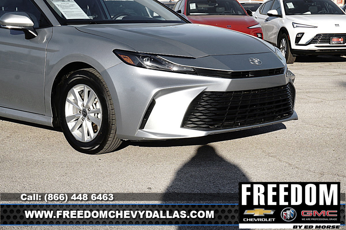 Used 2025 Toyota Camry LE image 38