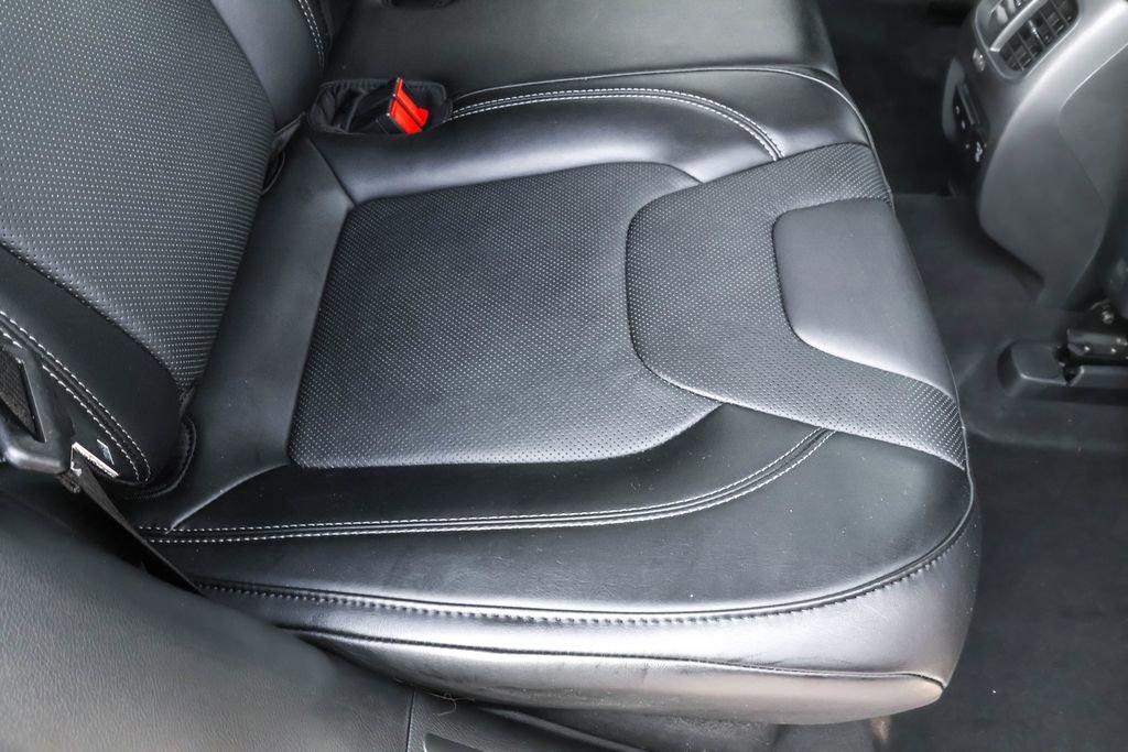 Used 2020 Jeep Cherokee Latitude Lux w/ Comfort/Convenience Group image 34