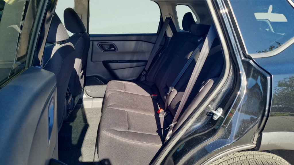 Used 2024 Nissan Rogue S FWD image 10