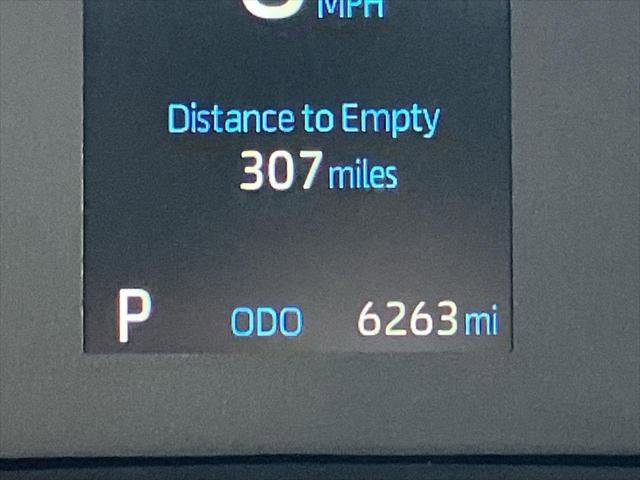 Certified 2025 Toyota Corolla SE image 19