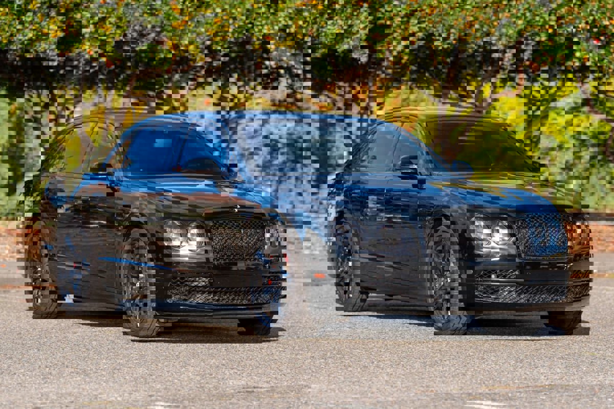 Used 2015 Bentley Flying Spur V8 image 14