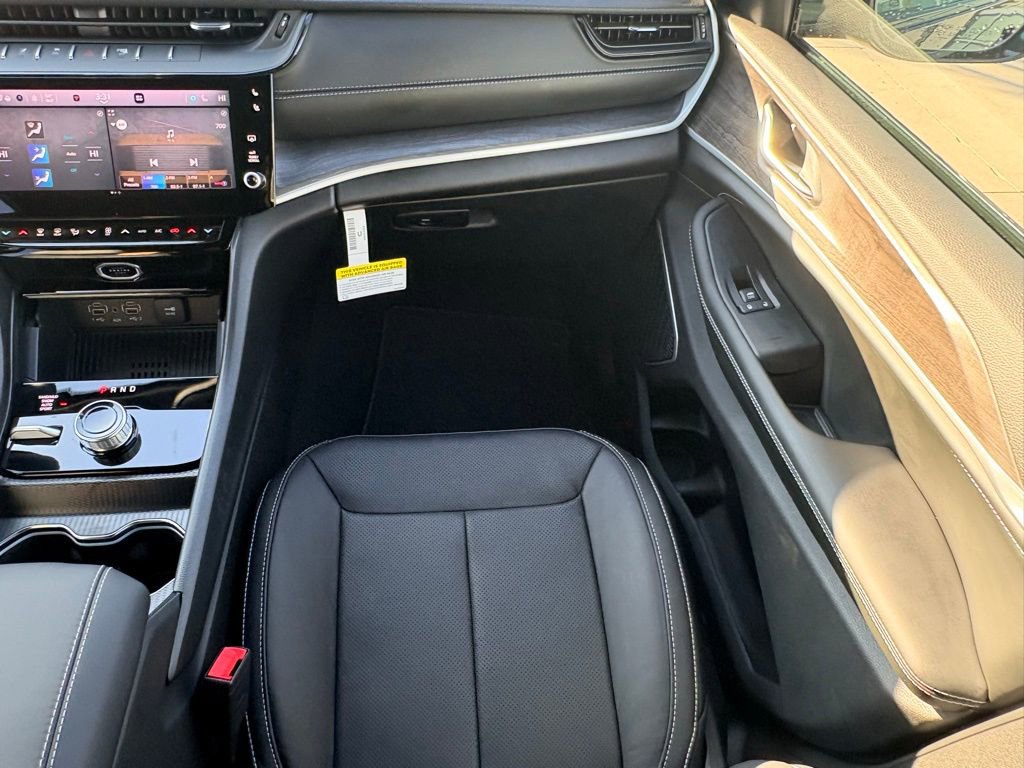 New 2026 Jeep Grand Cherokee Limited image 13