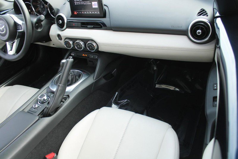 Used 2021 MAZDA MX-5 Miata RF Grand Touring image 10