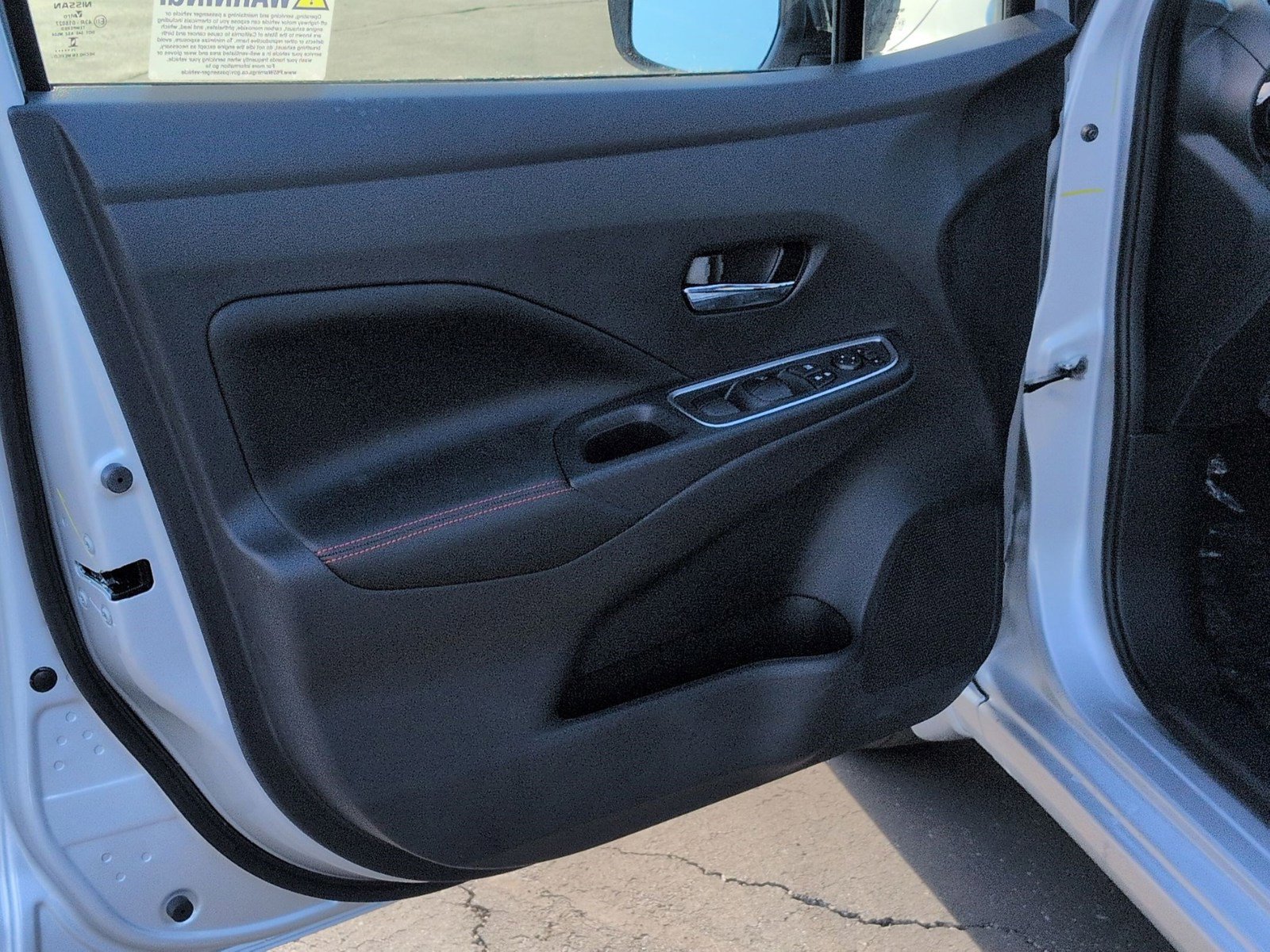 New 2025 Nissan Versa SR w/ Trunk Package image 13