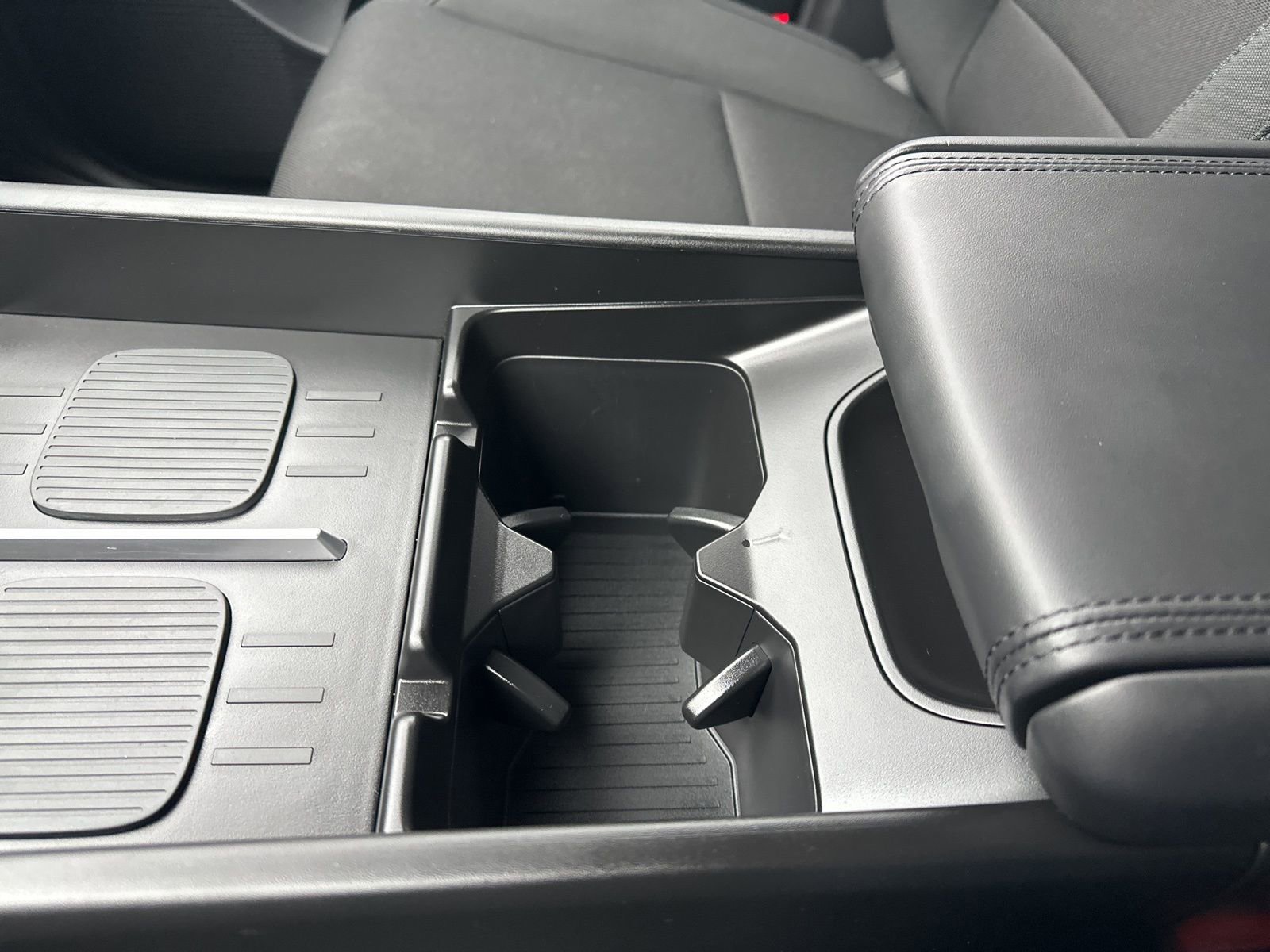 Used 2025 Hyundai Santa Fe SE image 59