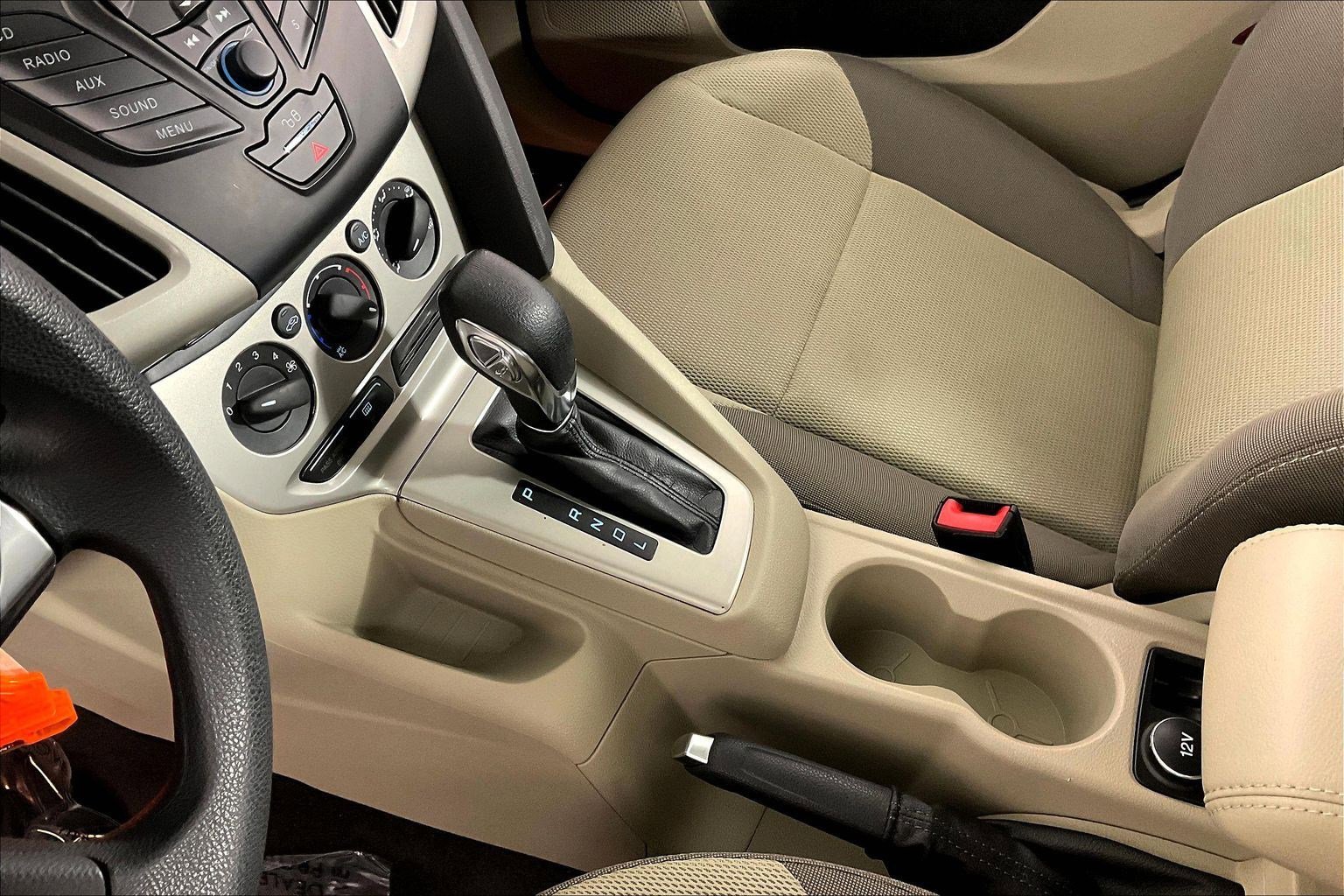 Used 2012 Ford Focus SE FWD image 16