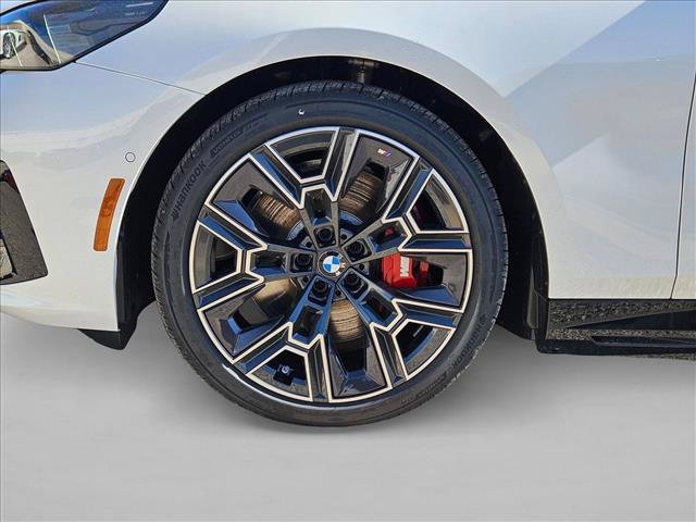 Used 2026 BMW i5 eDrive40 w/ M Sport Package RWD image 9