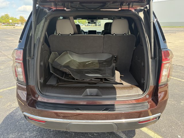 Used 2022 Chevrolet Tahoe LT w/ Luxury Package AWD/4WD image 19