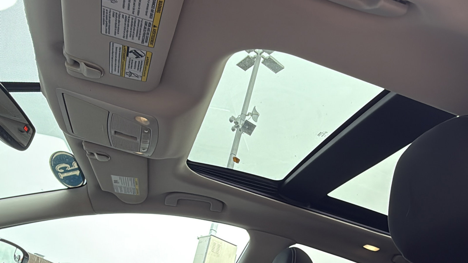 Used 2015 Nissan Murano SV w/ Premium Package image 19