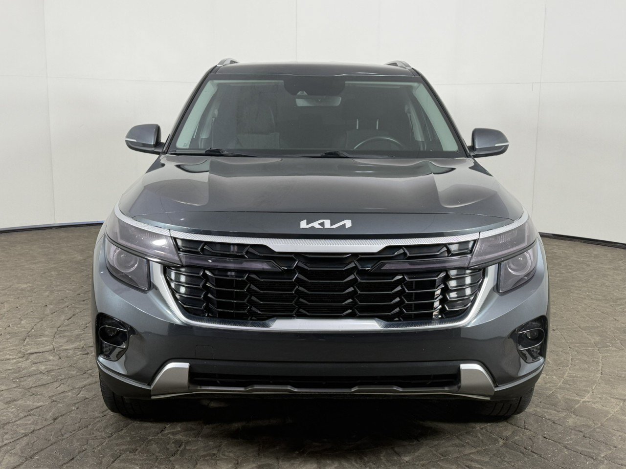 Used 2025 Kia Seltos S AWD/4WD image 2