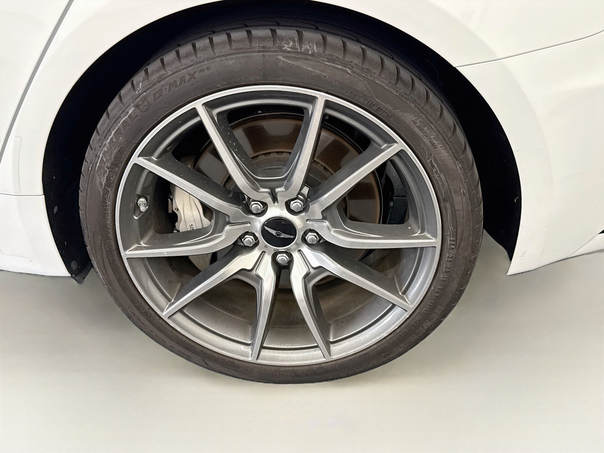 Used 2025 Genesis G70 2.5T RWD image 11