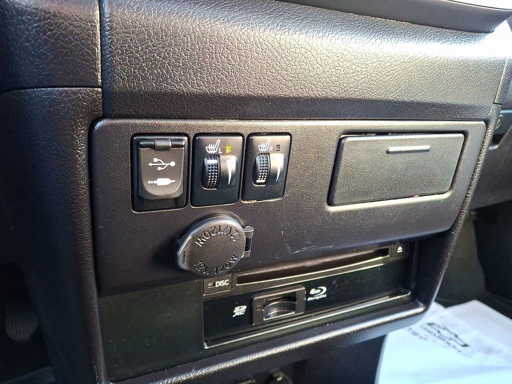 Used 2017 Toyota Sienna Limited image 25