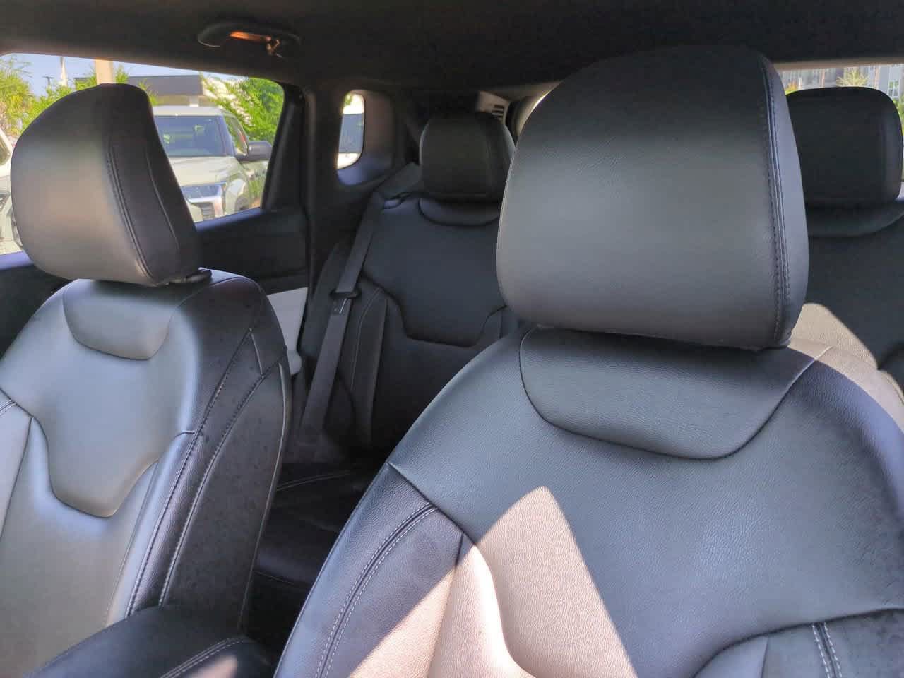 Used 2025 Jeep Compass Limited AWD/4WD image 8