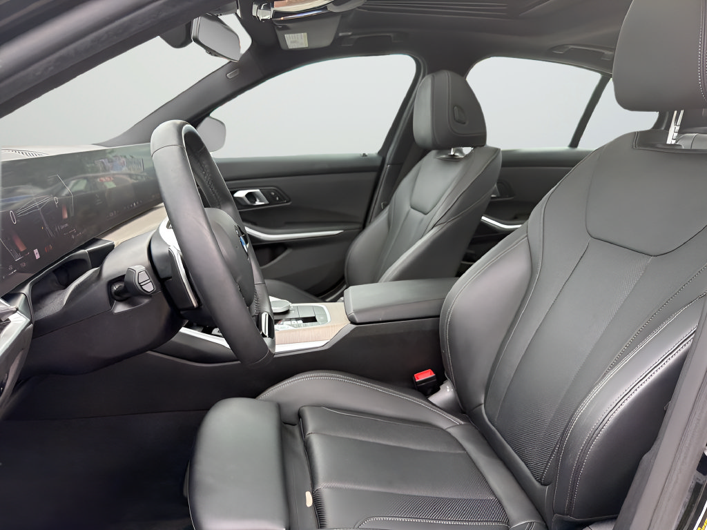 Used 2025 BMW 330i Sedan RWD image 18
