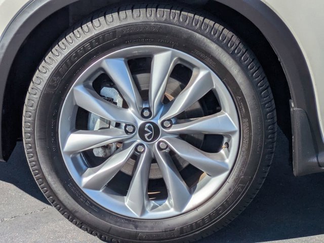 Used 2021 INFINITI QX50 Essential w/ Convenience Package image 13