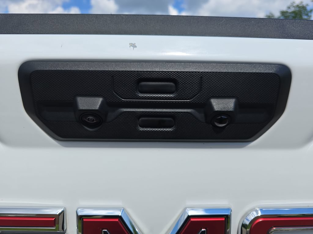 Used 2025 GMC Sierra 1500 AT4 w/ AT4 Premium Package AWD/4WD image 13