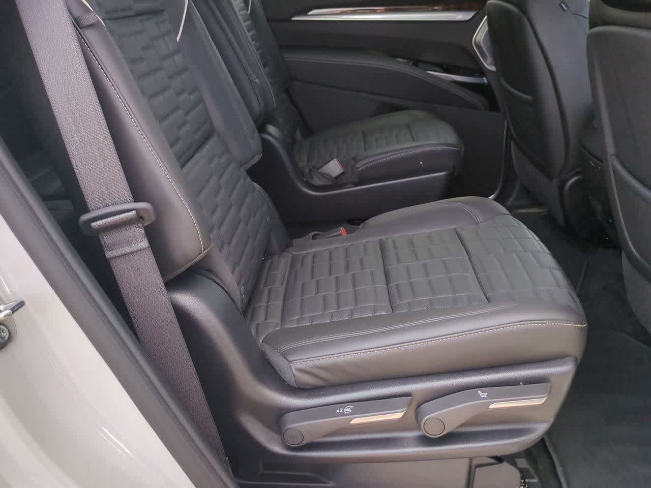 Used 2025 Cadillac Escalade Sport Platinum w/ LPO, ONYX Package AWD/4WD image 20