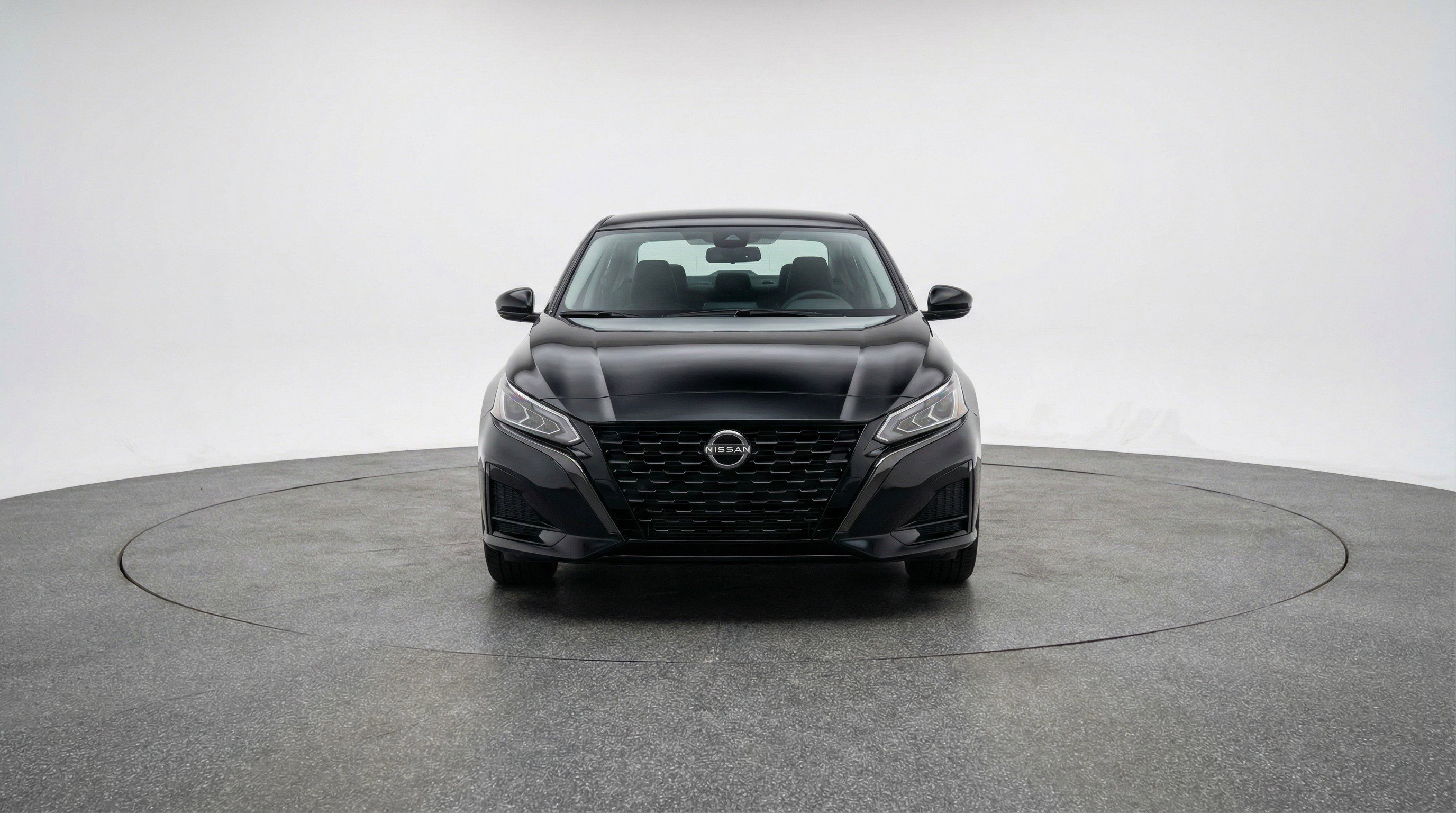 Used 2025 Nissan Altima 2.5 SV image 2